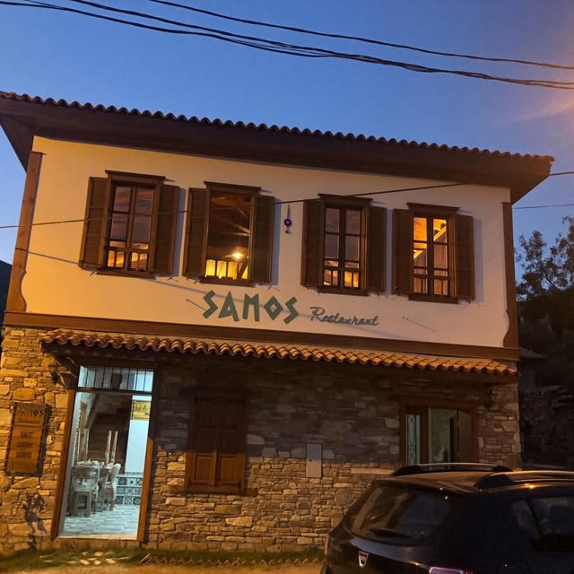 Samos Restaurant gece ön cephe