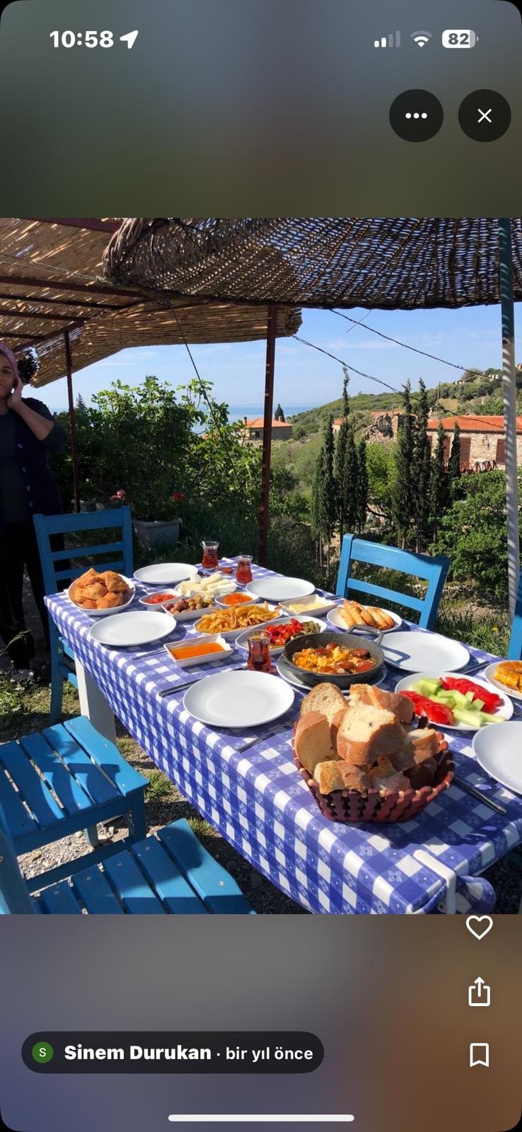 Sinem Durukan — Samos kahvaltı sofrası